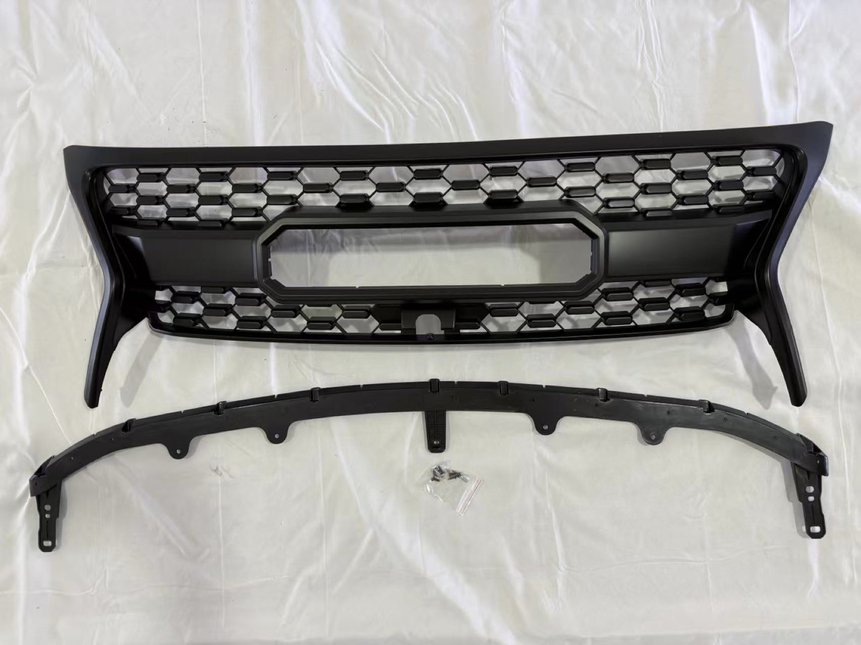 Toyota Hilux Grilles Toyota Hilux Grilles