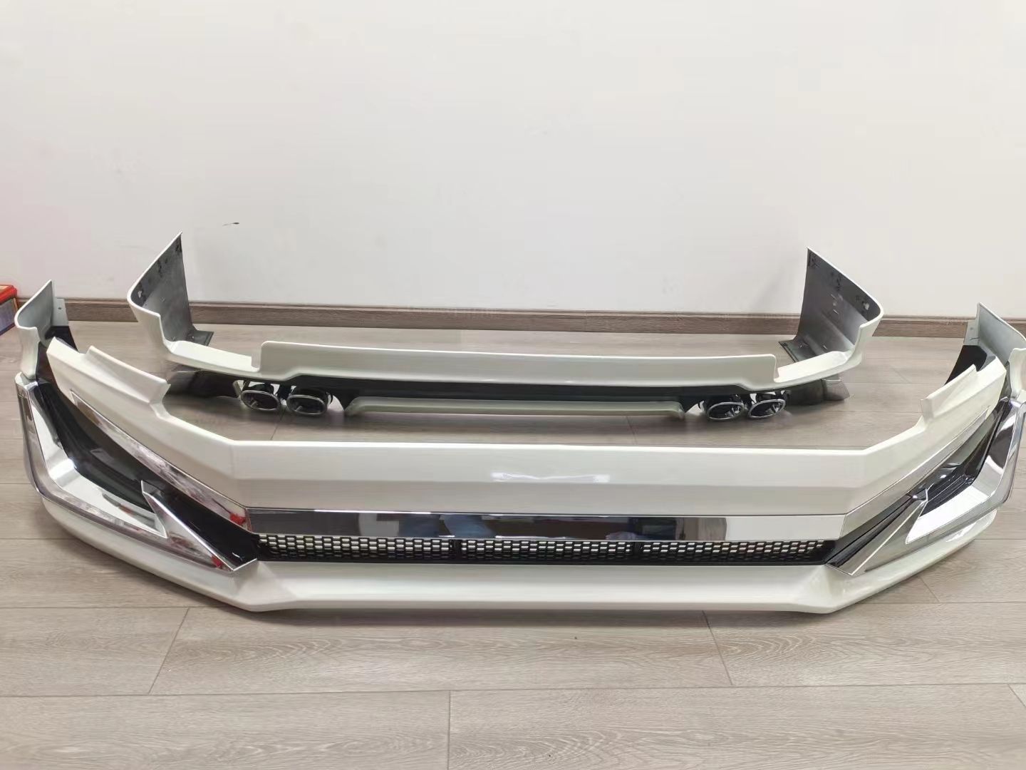 Auto Body Kit Car Bumper for Land Cruiser Prado 2018