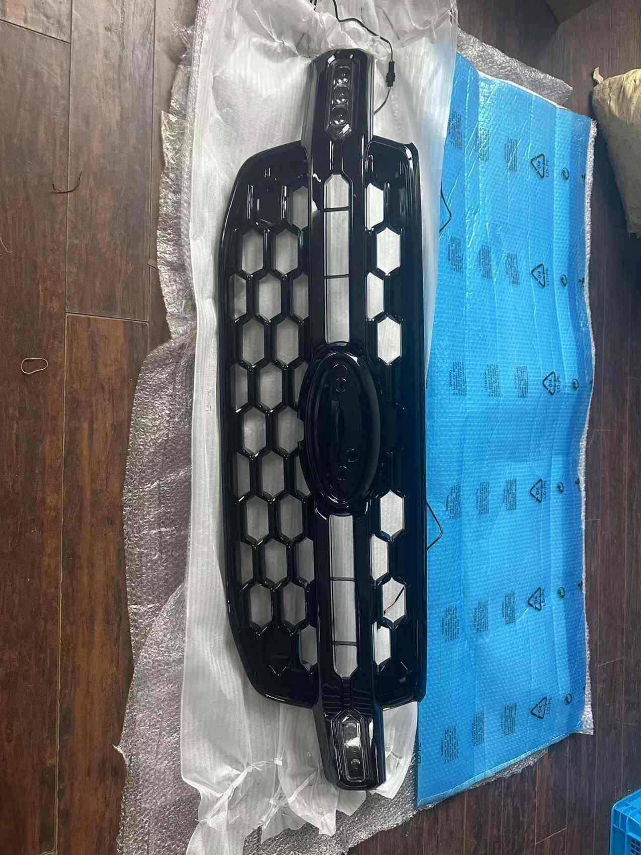 Front Grill With Light Grille LED Light Exterior Accessories Fit for Ford RANGER T9 2023