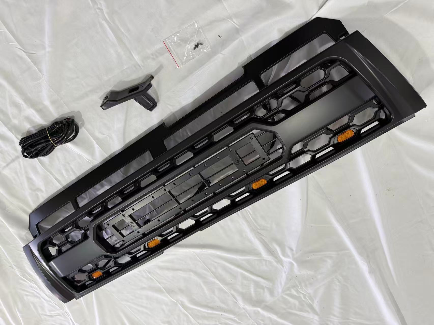 1998-2002 Auto Parts Front Grille Fit for NISSAN PATROL Y61