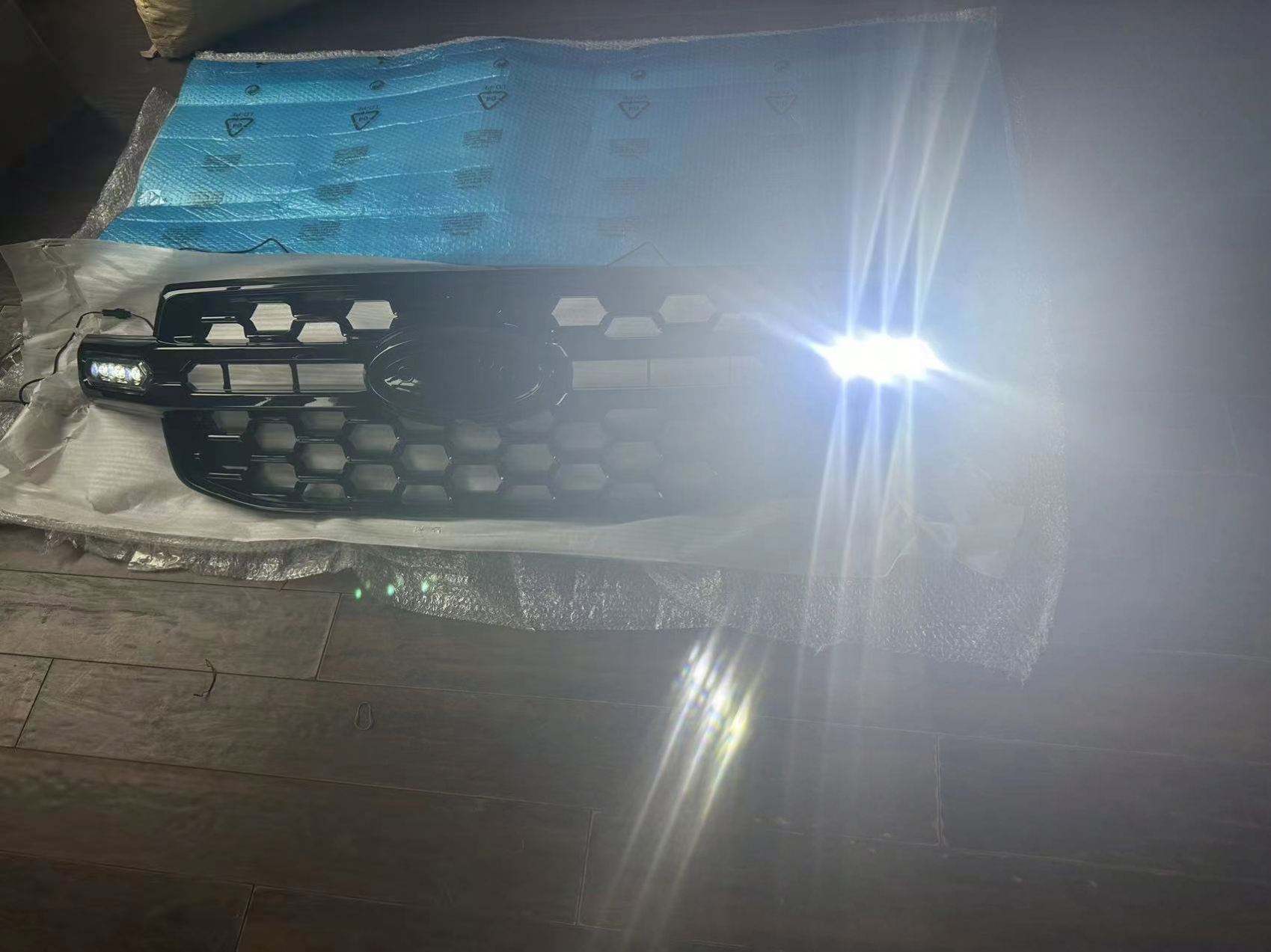 Front Grill With Light Grille LED Light Exterior Accessories Fit for Ford RANGER T9 2023