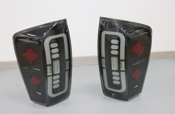 Car Taillights Taillights 16-23 Assembly Modified LED Running Lights for Tacoma