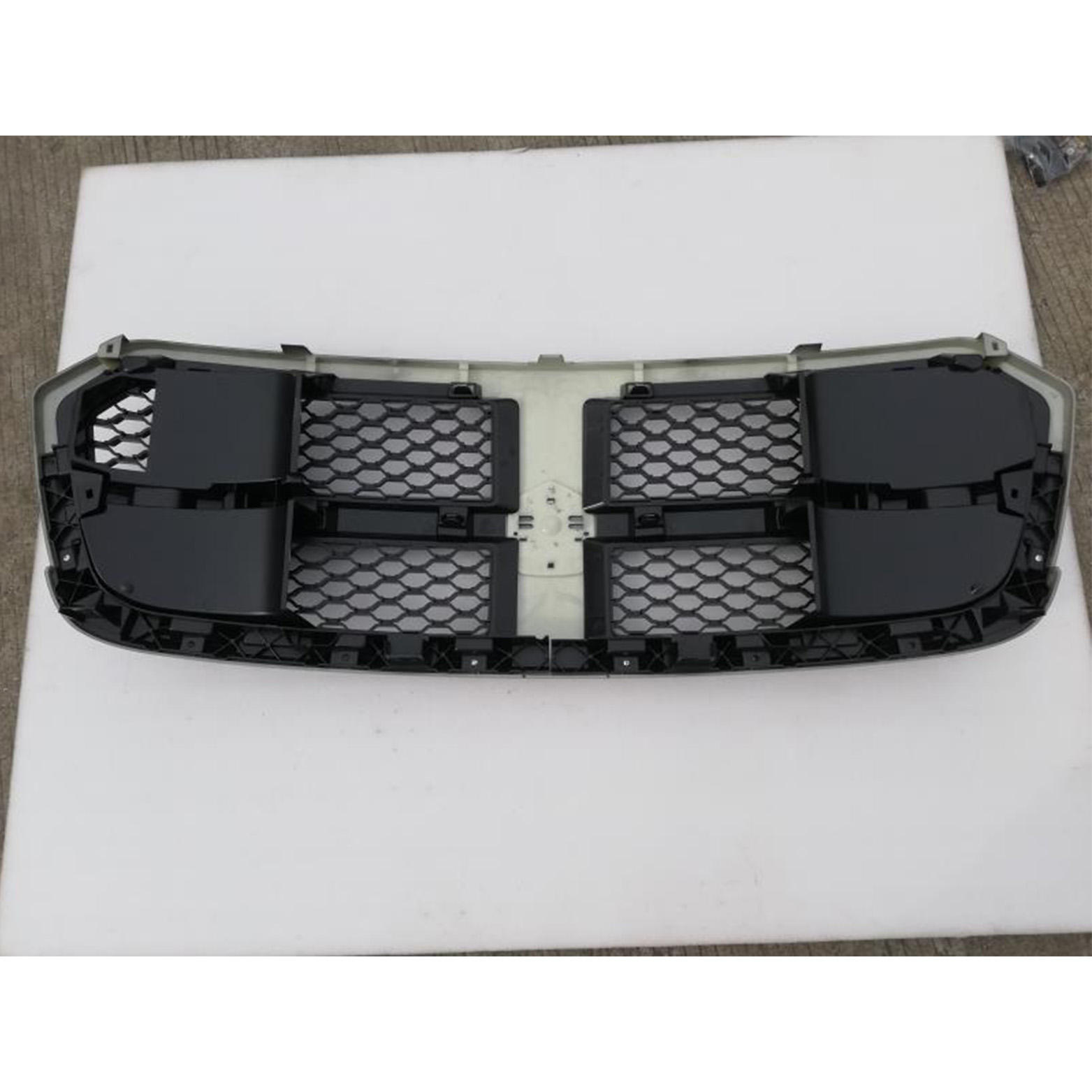 Style Wholesale Factory Product Honeycomb Mesh Grille for Dodge RAM 1500 2013-2018