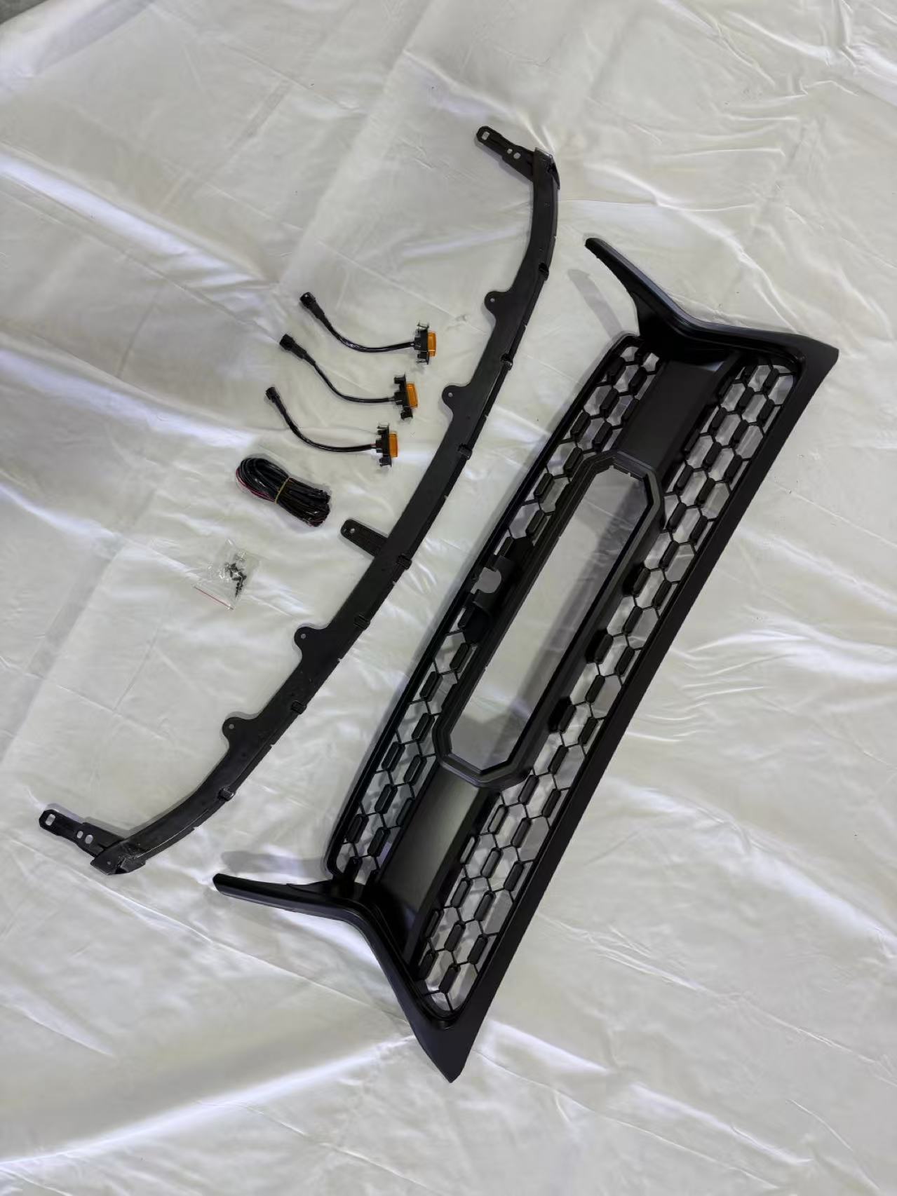 Car Front Parrilla Bumper Front Grill Fit for Lexus Gx570/470 13-15 Grille