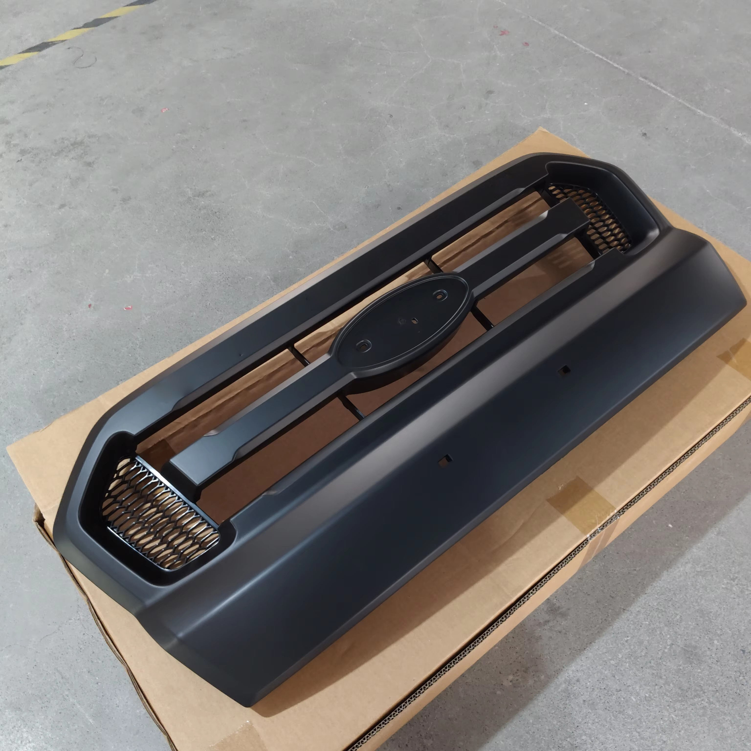 Auto Body Spare Parts Front Grille for Ford Ranger 2016 