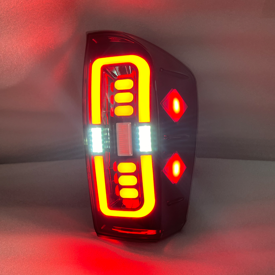 Car Taillights Taillights 16-23 Assembly Modified LED Running Lights for Tacoma