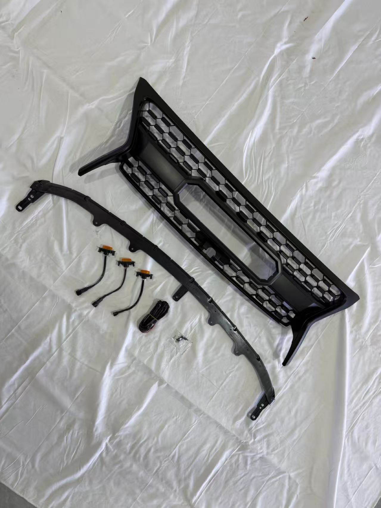 Car Front Parrilla Bumper Front Grill Fit for Lexus Gx570/470 13-15 Grille