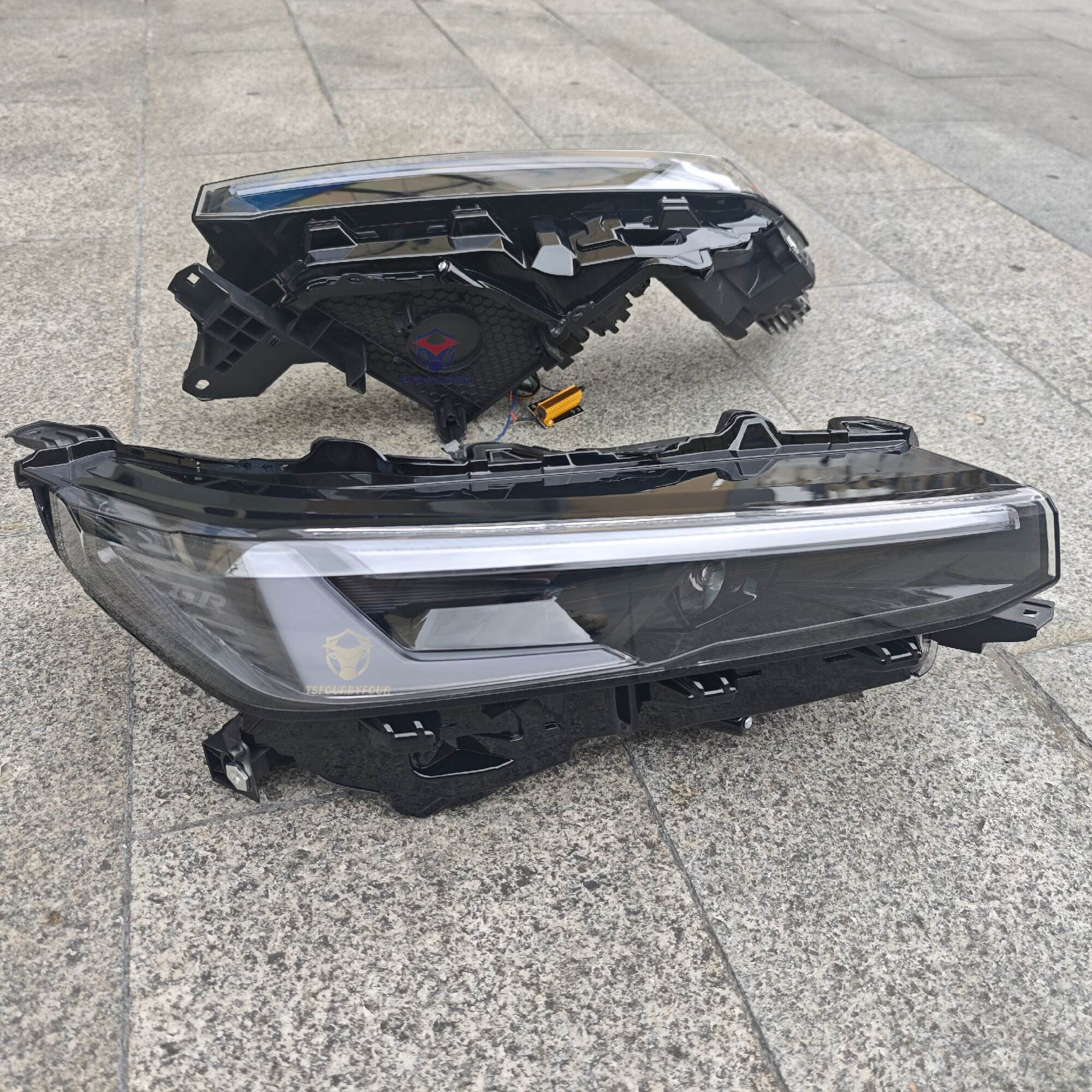 LED Head Lamp for Toyota HILUX TRAVEO 2026